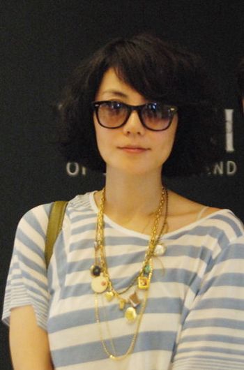 王菲近期街拍合集 Chanel金色項鏈成百搭潮品(6)