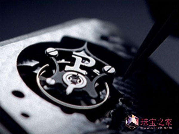 伯爵珠寶腕表定制:擁有屬于你的傳家寶
