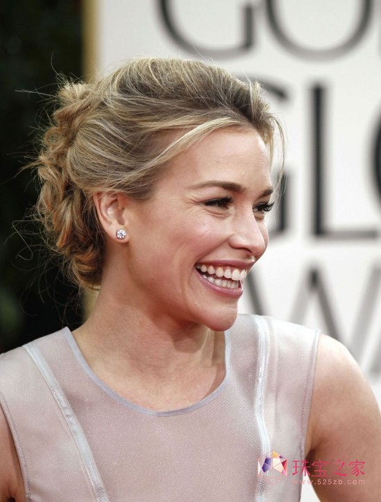 •(Piper Perabo)錚Ʒƣܽ(Tiffany & Co.)
