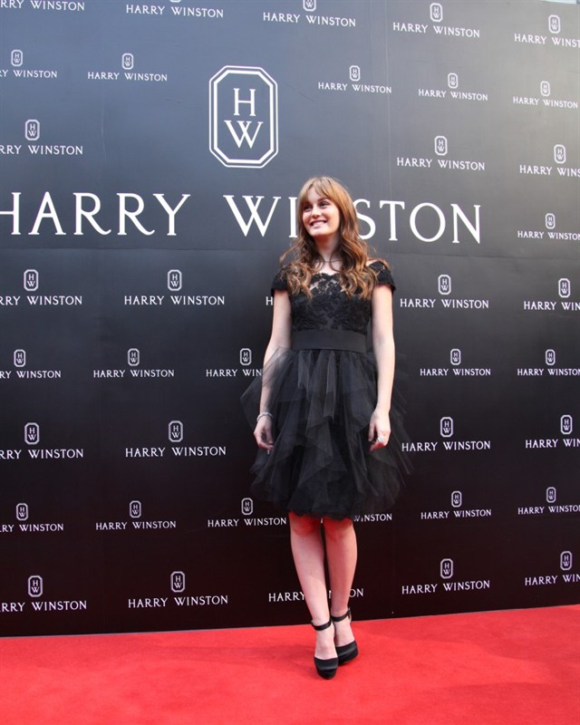 С@ʯ֮u֮Q피錚Ʒƺ˹D(Harry Winston)ϺŞʢ_Ļ¡£Ʒ؄eڮʢڟTpŮ(Gossip Girl)гɫݵLeighton MeestercEd WestwickŞ_Ļʣ良ܽ܂_ĻО鵽eݡ