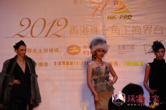 ۇH錚ƷAQUEENٝYǧ(MD)ģجF
