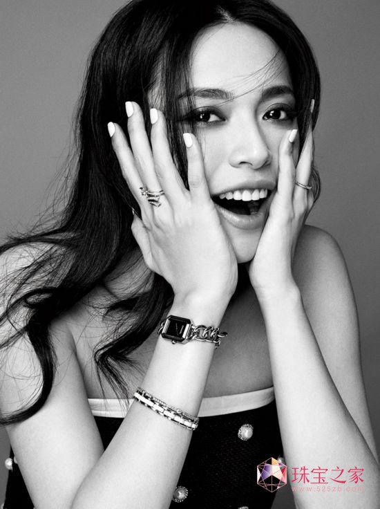 ѸҦͬChanel PremièreĔzPremière1987Ƴ΃ĵһ 䪚(d)صİ˽αP(pn) {(ln)ʯˮR棬O(sh)Ӌ(j)`Ё(li)N°5ˮĽ(jng)ƿ wc跼ǏV(chng)Π