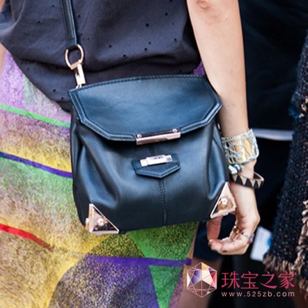 首飾控當紅出街LOOK:混搭時髦小指戒