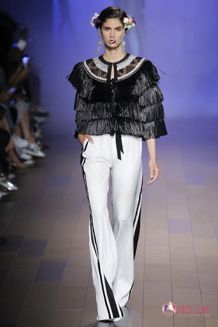 Naeem Khan 2018ϵЕrb