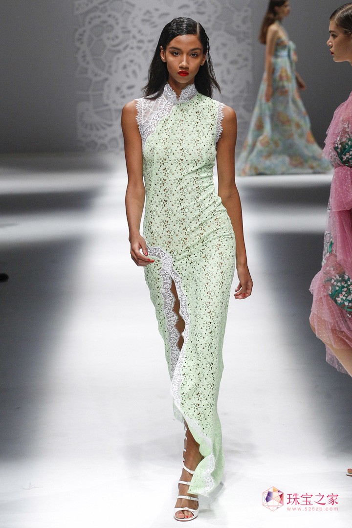 ԸУBlumarine 2018ϵЕrb
