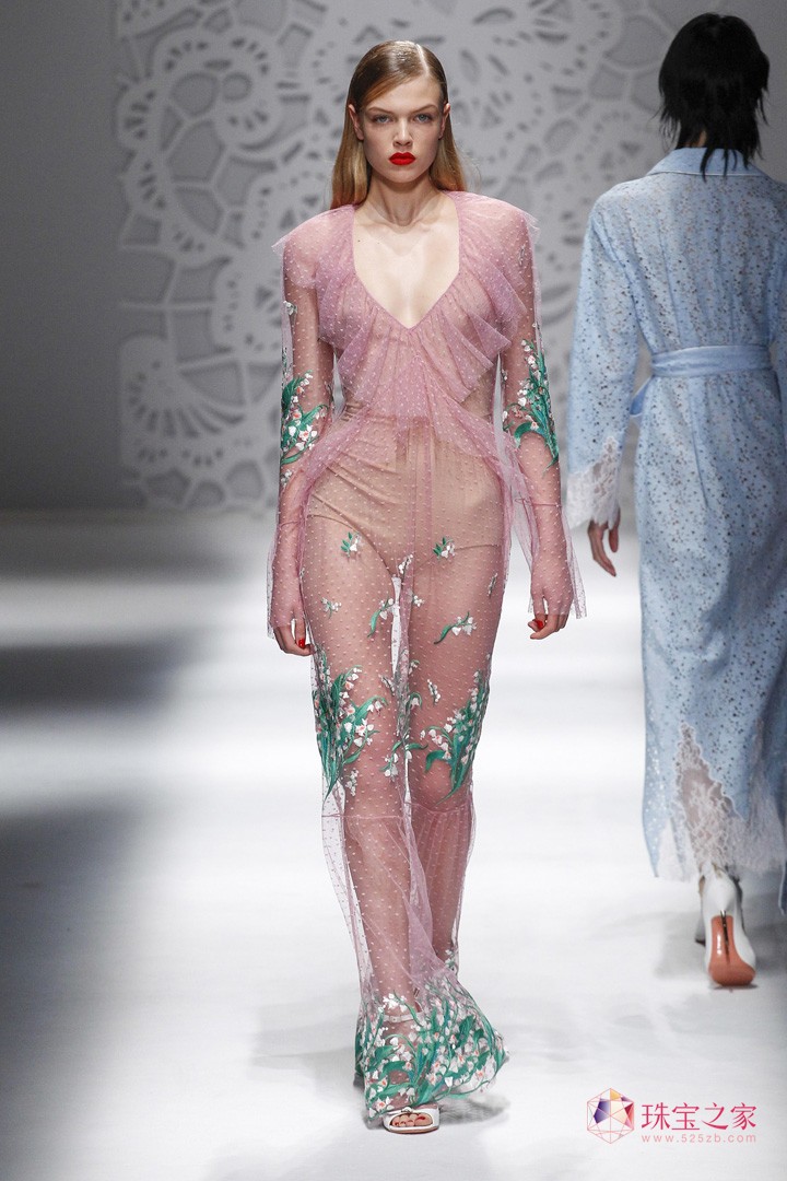 ԸУBlumarine 2018ϵЕrb