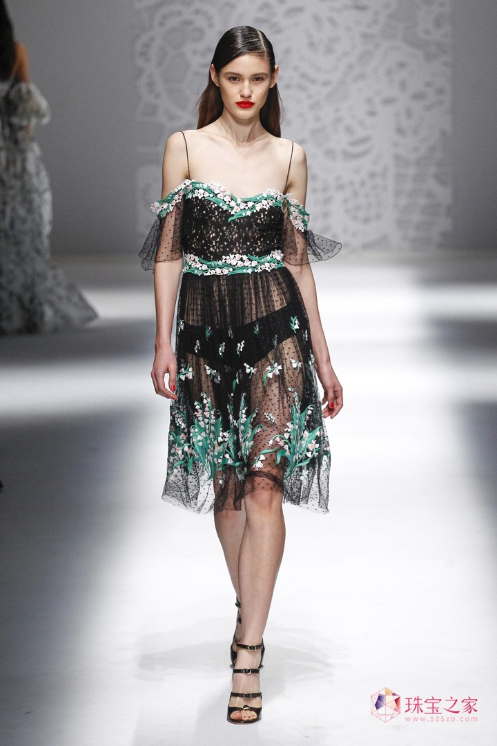 ԸУBlumarine 2018ϵЕrb