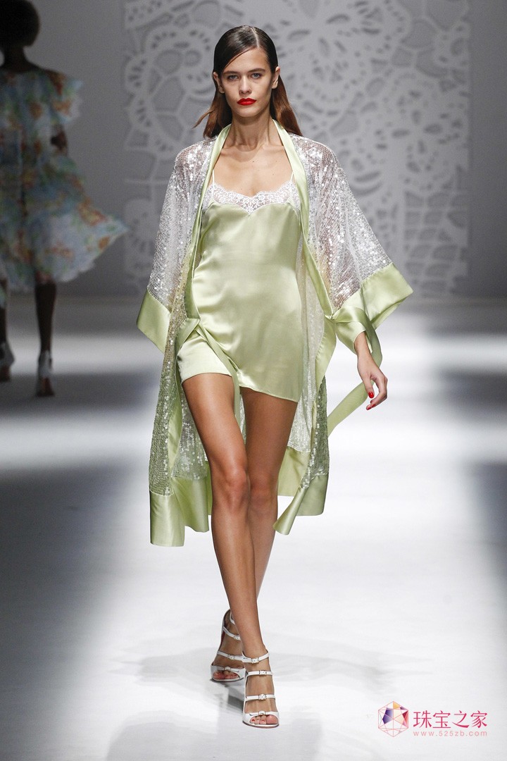 ԸУBlumarine 2018ϵЕrb