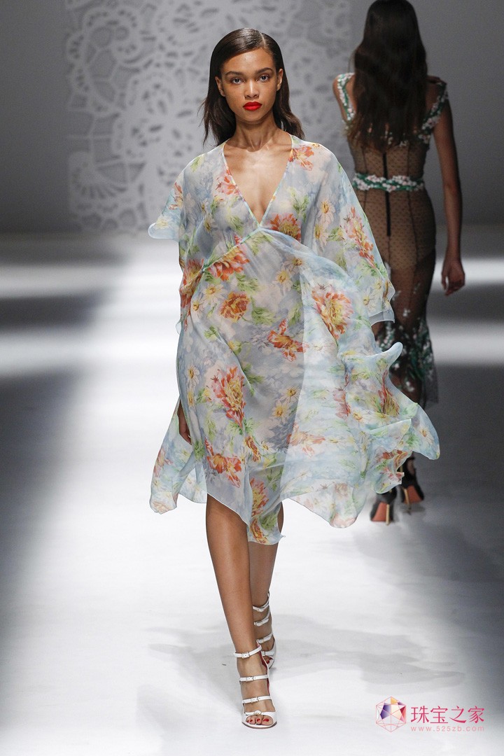 ԸУBlumarine 2018ϵЕrb