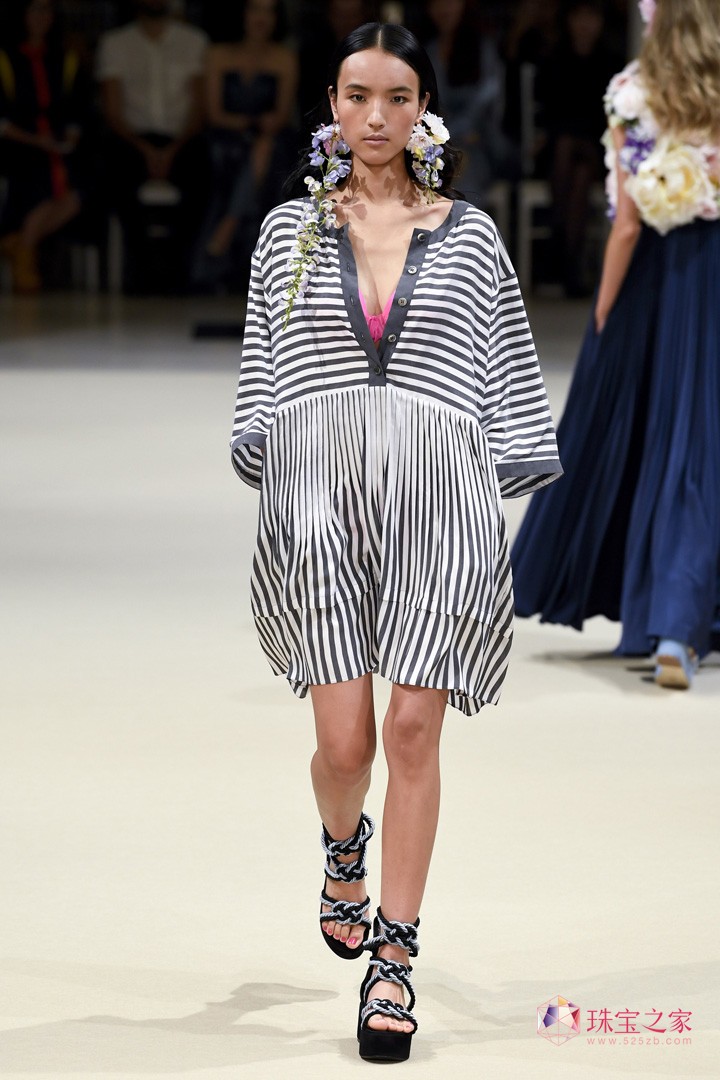 ֮߶ƷAlexis Mabille 2018ĕrb