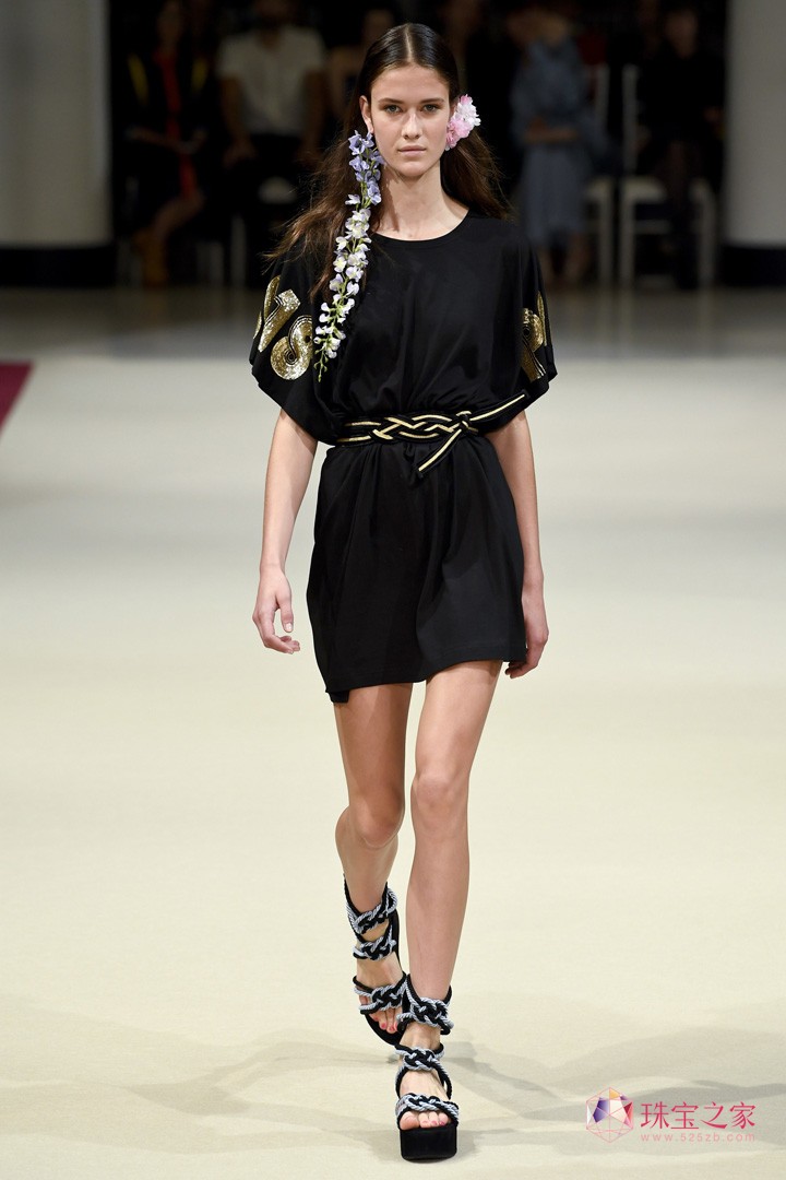֮߶ƷAlexis Mabille 2018ĕrb