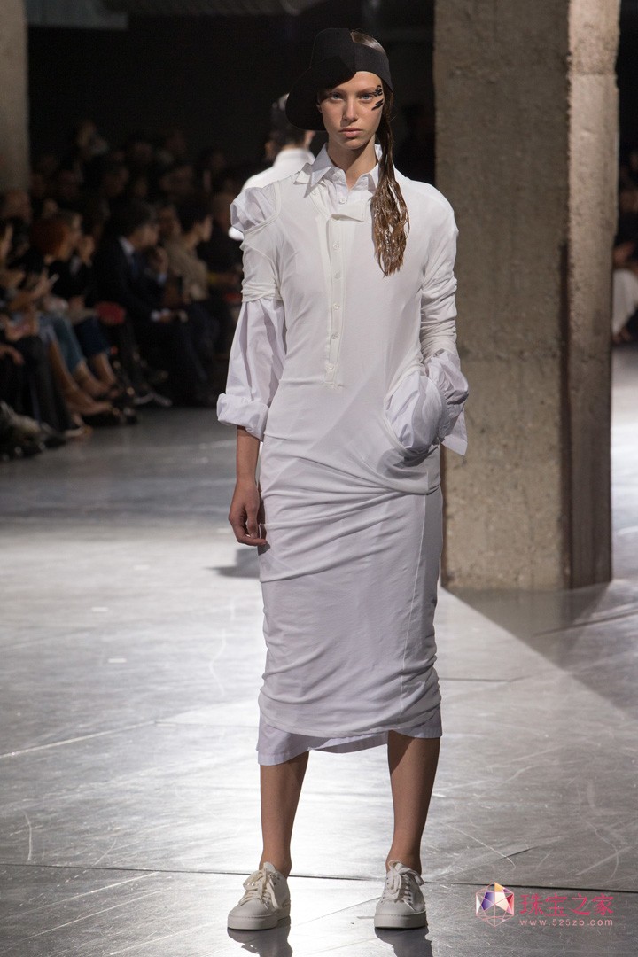 Yohji Yamamotoɽҫ˾ 2018ϵЕrb