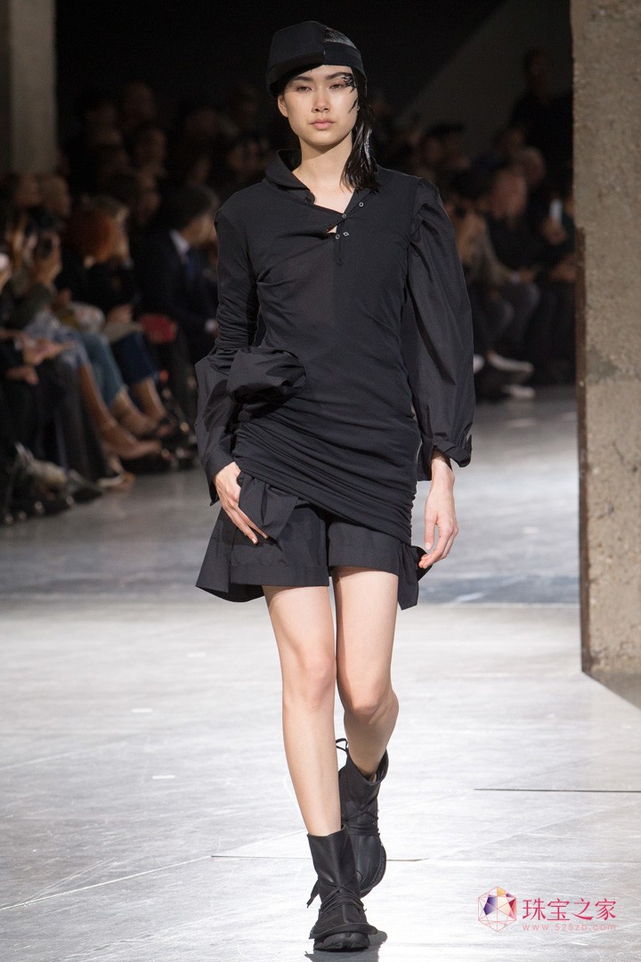 Yohji Yamamotoɽҫ˾ 2018ϵЕrb