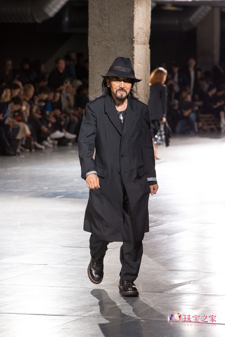 Yohji Yamamotoɽҫ˾ 2018ϵЕrb
