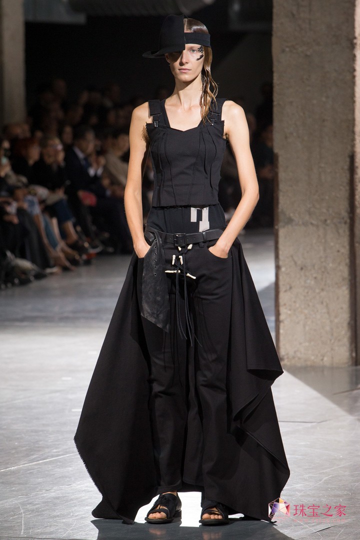 Yohji Yamamotoɽҫ˾ 2018ϵЕrb