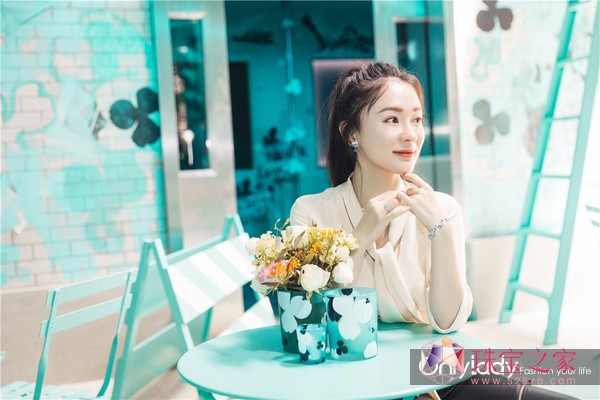 @仨׌16ǞCallTiffany@ķŴˣ